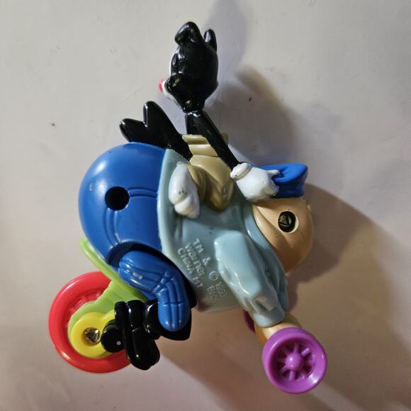 1995 McDonalds Happy Meal Toy Animaniacs Yakko Riding Ralph Toy - Picture 2 of 2